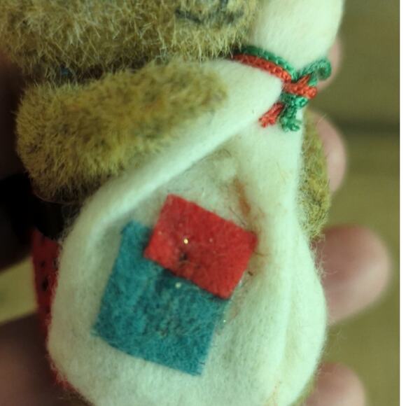 Vtg Flocked Fur 'Britches' Raccoon Critter Sitter Santa Hat Christmas Ornament - Picture 5 of 10